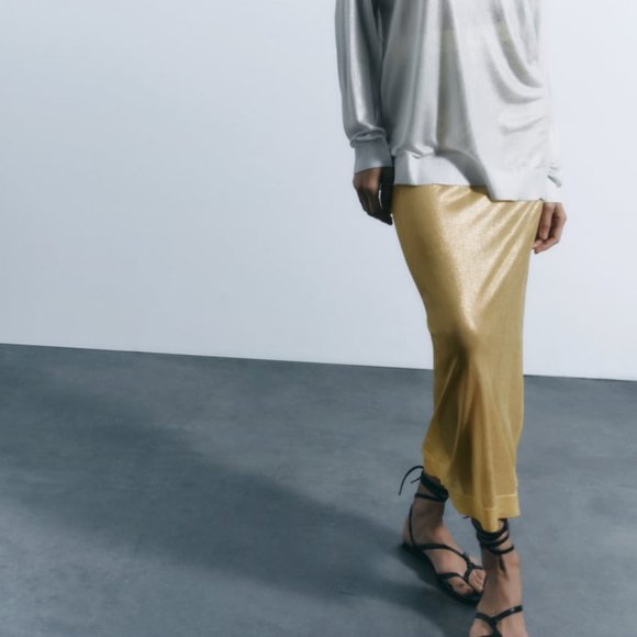 NWT METALLIC THREAD SEMI SHEER GOLDEN KNIT SKIRT - Picture 2 of 7